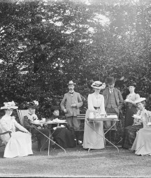 Image from the Clonbrock collection of the Dillon family having a tea party.
