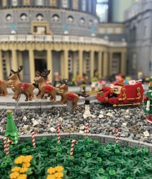 Santa riding a sleigh (NLI Lego Model 2024)