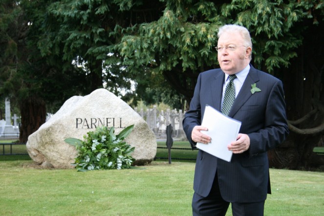 Felix M. Larkin delivering the address at the Ivy Day commemoration of the death of Charles Stewart Parnell in Glasnevin Cemetery, 4 October 2009