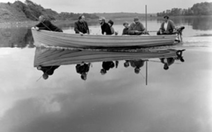 Fishing in Donegal Bay / Denis Tynan (1971)