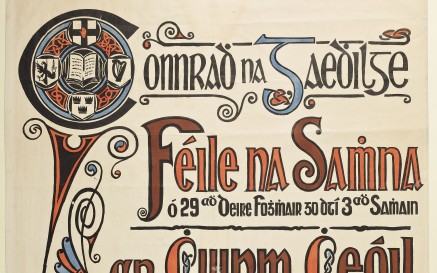 Póstaer mórbhileoige Gaeilge le clóghrafaíocht dhearg mhaisiúil. Eisithe ag Conradh na Gaeilge in 1917 dá fhéile bhliantúil Oíche Shamhna, ag fógairt ceolchoirme agus céilí le bheith ar siúl i dTeach an Ard-Mhéara. 